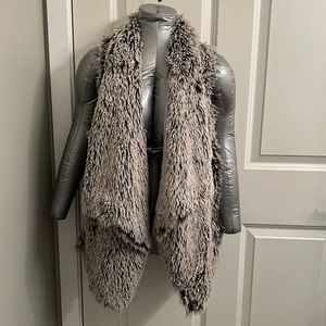 WIT & WISDOM Faux Fur Vest, Size: Small